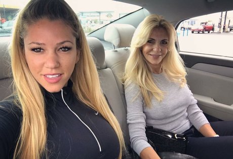 Nicolle A 完璧な女優 写真