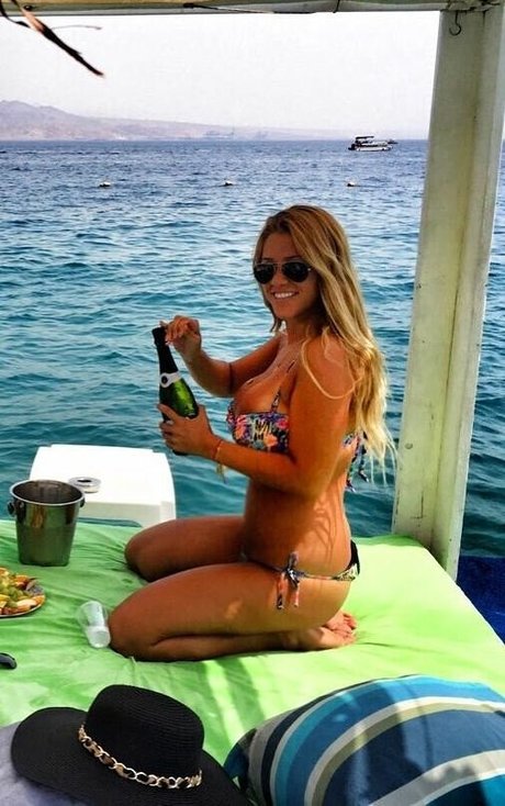 Nicolle A ホットモデル 写真