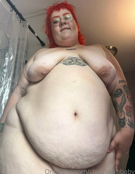 小さいチンポのシーメールオンリーファンズ トップ 画像