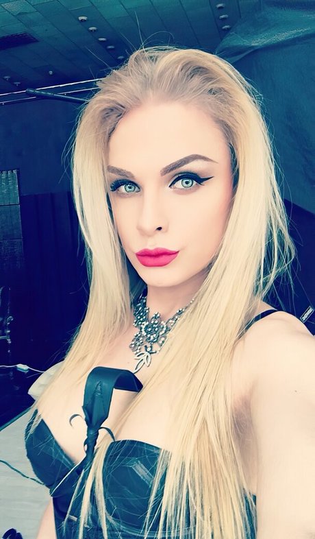 Victoria Mazhevski ホットなモデル 写真