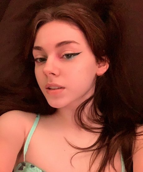 Rosiemx x 独占ポルノスター 画像