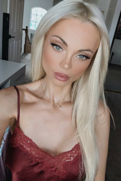 Katja Glieson ホットなモデル 画像