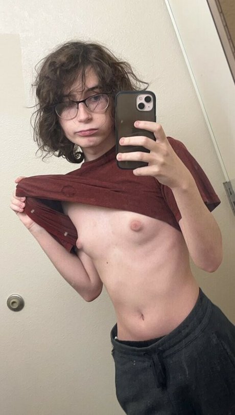 Bellafwee アダルト女優 写真