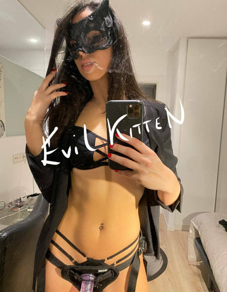 evilkitten セクシーなポルノスター 写真