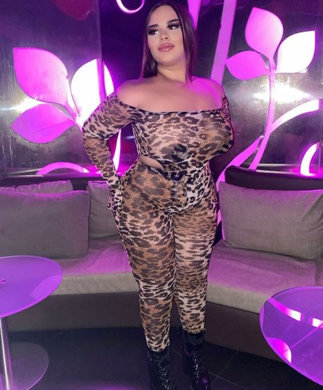 Curvyexoticaa アート女優 ギャラリー