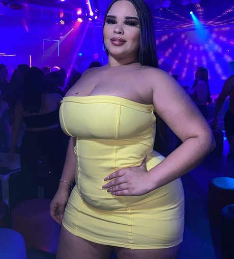 Curvyexoticaa HDスター 写真