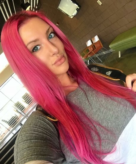 セクシーな黒人女性オンリーファンズ アートポルノ 画像