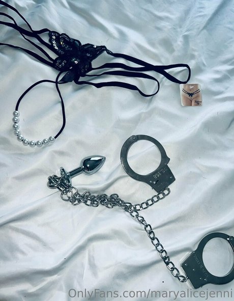 ティーンフィンガリングオンリーファンズ 無料ヌード ギャラリー