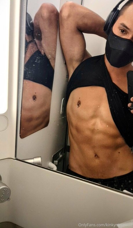 kinkyninjawolf ポルノモデル 写真