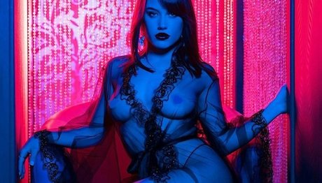 Carla Vyxx HDスター 写真