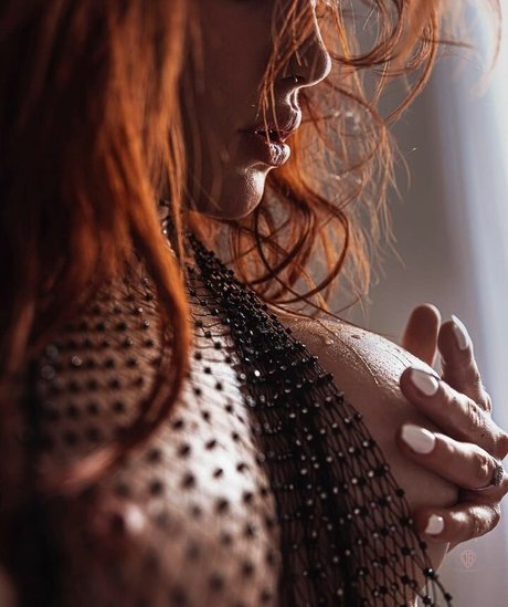 Carla Vyxx ポルノスター ヌード 写真