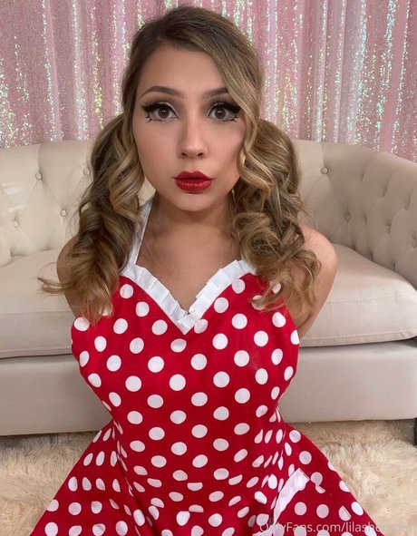 lilashereden ポルノスター 可愛い 写真