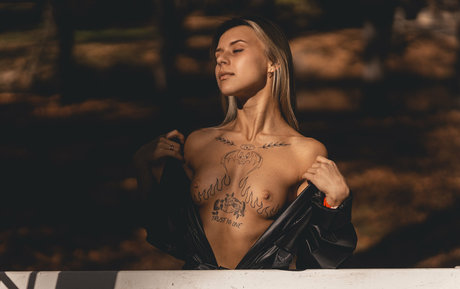 lucysunshinefree ヌードのポルノスター 写真