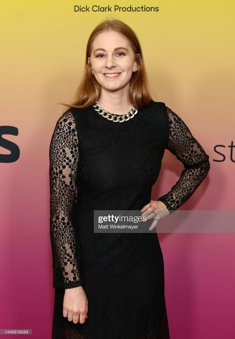 Simone Giertz セクシーモデル 写真