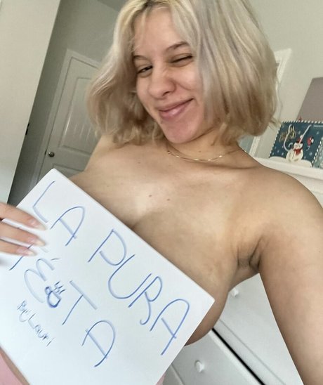 Laurimfgarciaa セックススター アーカイブ