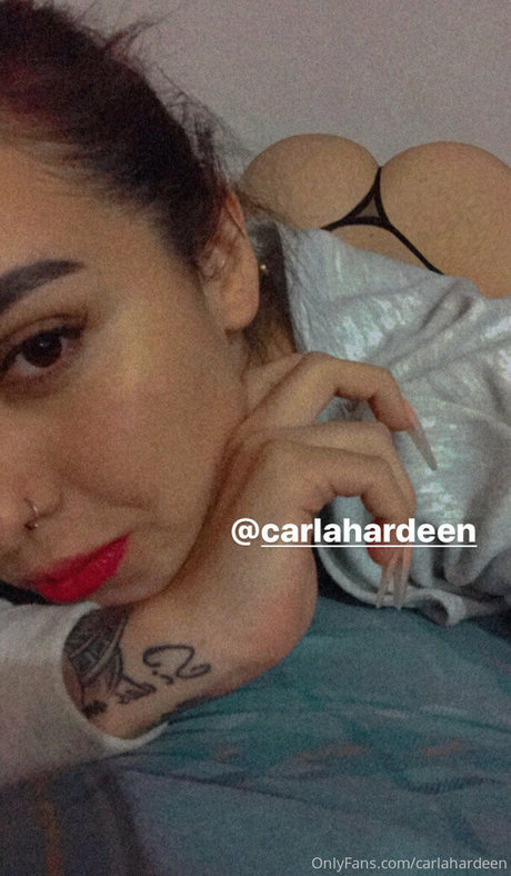 carlahardeen ホットスター 画像
