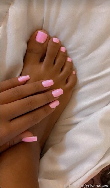 Priya Singh スター ヌード 画像