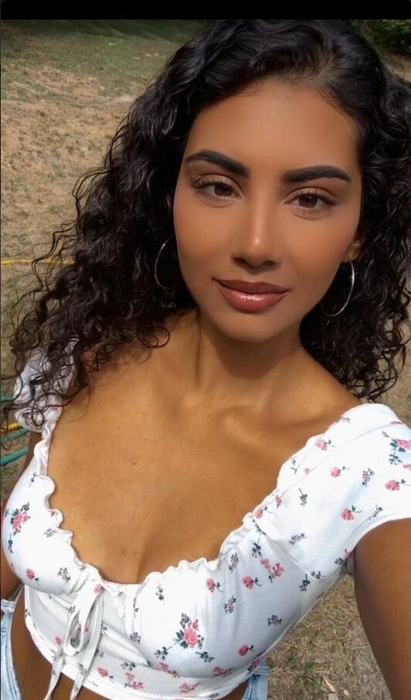 Priya Singh セクシーなスター 写真