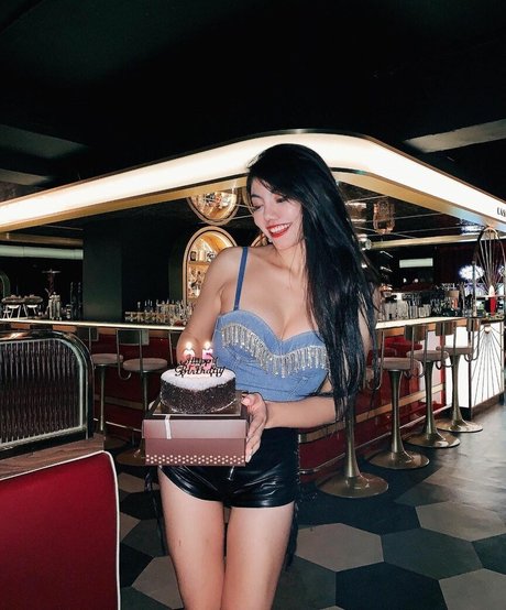 エボニーアナルオンリーファンズ ホット裸 写真