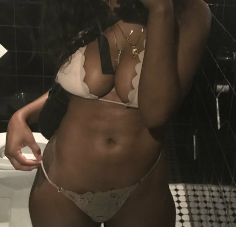 misscleom トップモデル 写真
