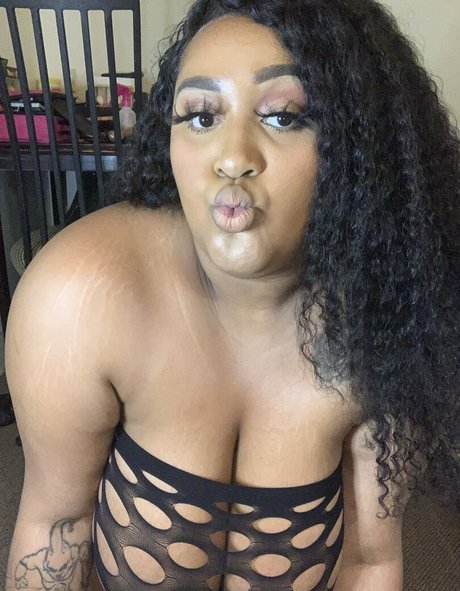 オンリーファンズでオナニーする 素敵 画像