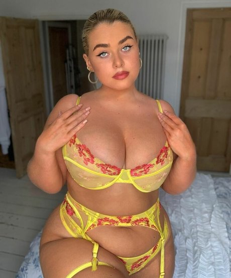 Izzy Nicholls 最高のモデル 写真