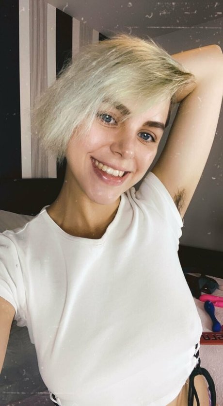 手袋オンリーファンズ ポルノグラフィック 画像