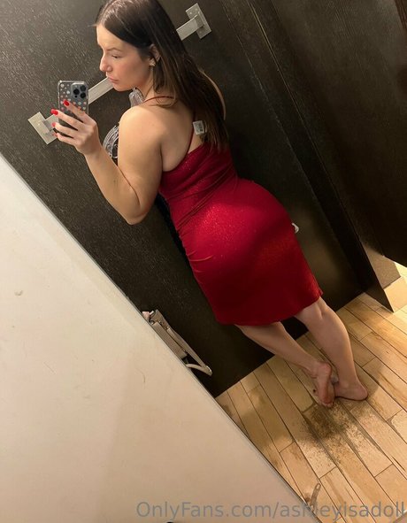 ashleyisadoll セクシーモデル 画像