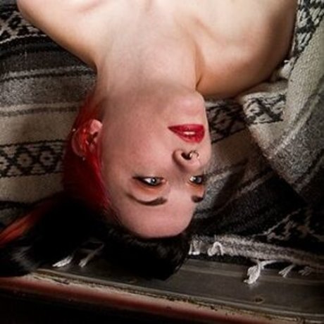 Jessica Graves Kolence XXXモデル 写真