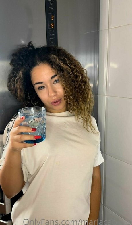 巨乳クーガーオンリーファンズ 無料ヌード 写真