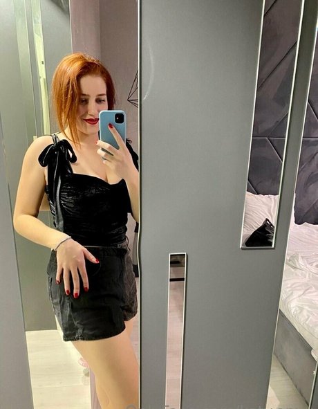 Katy Onyx 裸のモデル 写真