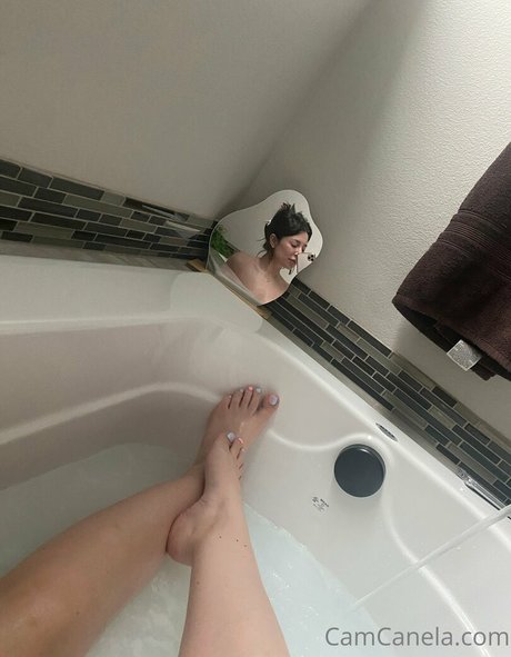 camcanela スター ヌード 写真