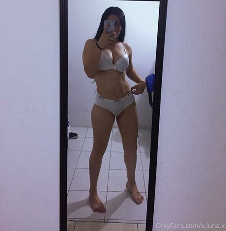 x luna x ヌードのポルノスター 写真