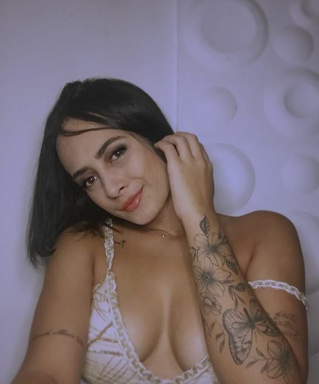 Amanda Ribeiro ポルノモデル 画像