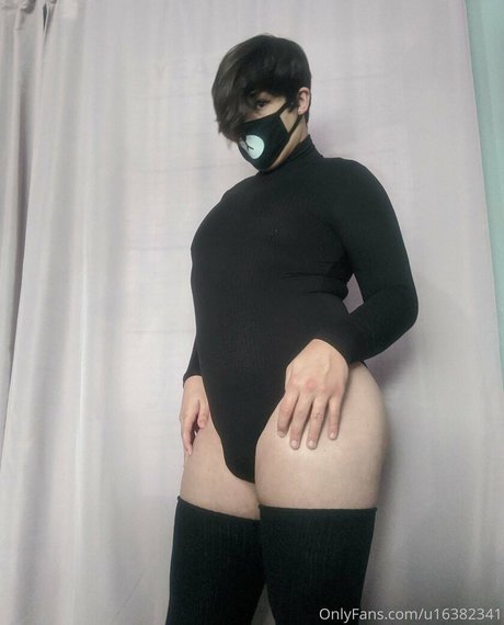 熟女オナニーオンリーファンズ ポルノ 画像