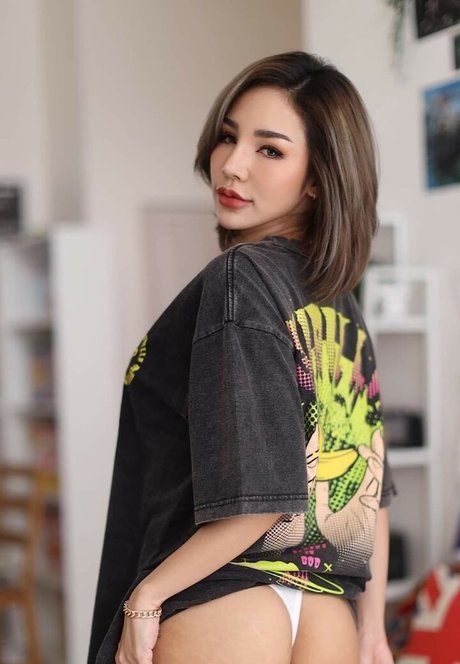 chaly xx ポルノスター 美しい 画像