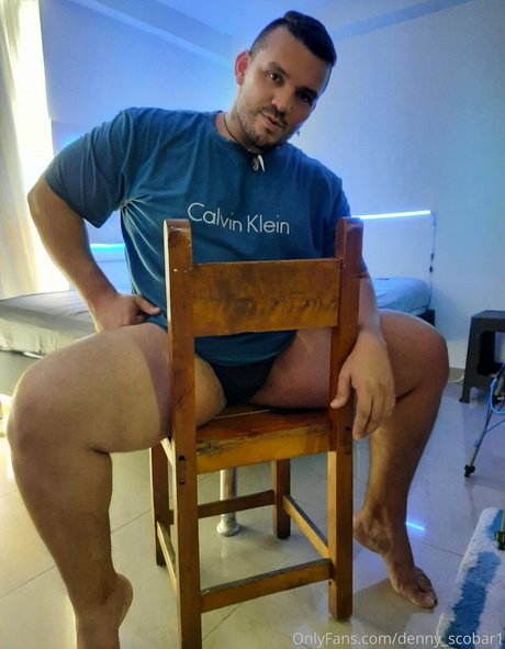 denny scobar1 裸モデル 写真