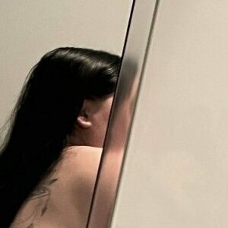 itsyagirlpaz top profile image