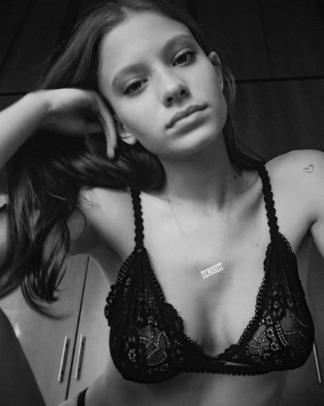 グローリーホール妻オンリーファンズ アートポルノ 写真