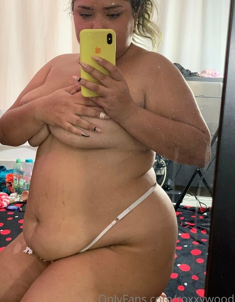 ママの足オンリーファンズ ポルノ 画像