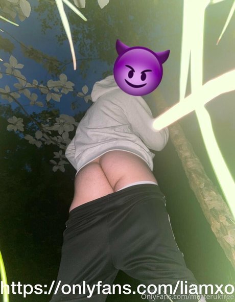 小さいチンポのシーメールオンリーファンズ セクシーヌード 写真