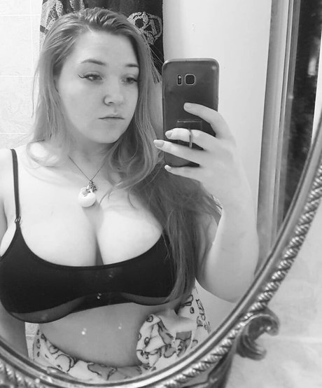 Ariel Vanderberg 最高のモデル 写真