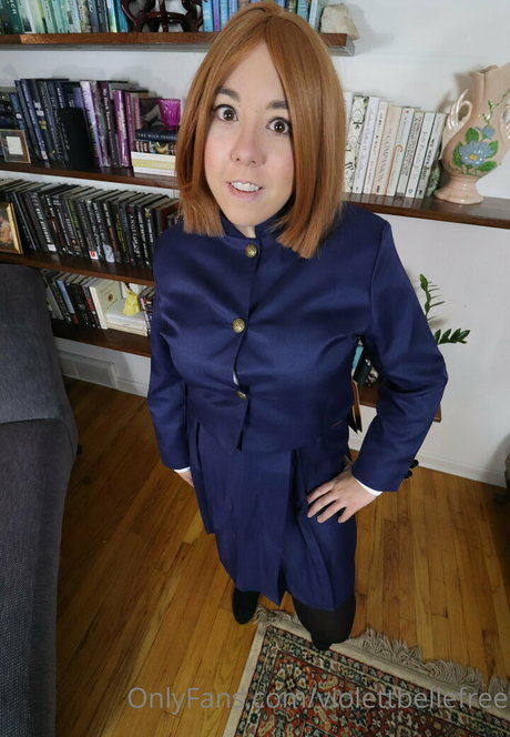 エモな痴女オンリーファンズ セクシー 画像