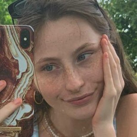 Caponce ヌード女優 写真