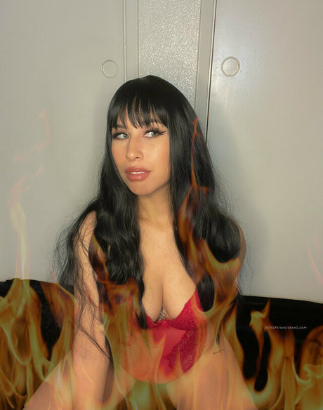 アジア人カップルオンリーファンズ ホットxxx 画像