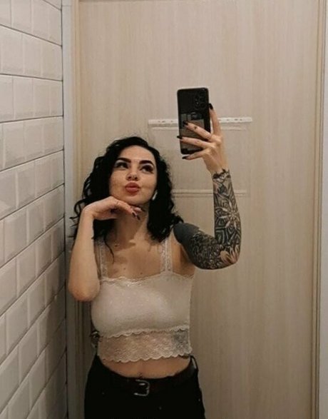 巨根ファックオンリーファンズ セクシー裸 写真