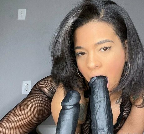 オンリーファンズを崇拝する セクシーヌード 写真