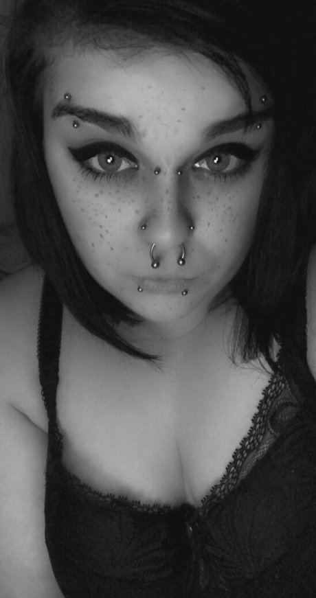 piercedprincess エロティックなスター 画像