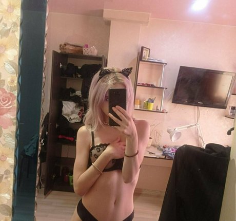 イタリア人熟女オンリーファンズ アートポルノ 画像
