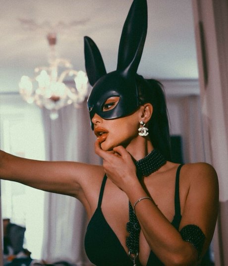 Lucrezia De Lellis 裸の女優 写真